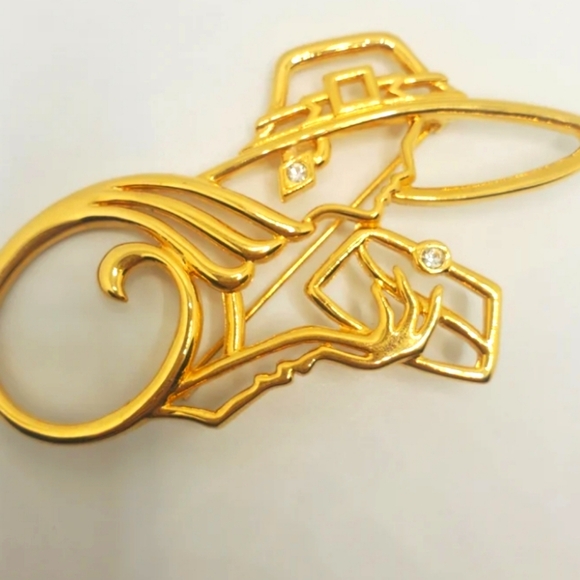 Lady Remington brooch. Excellent vintage condition. For lapel, vest, scarf. - Picture 1 of 7